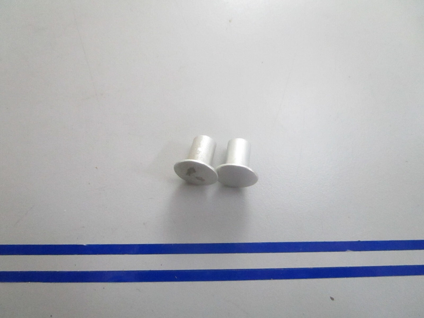 *NEW OEM* (LOT OF 3) 0810 OMC Johnson Evinrude Rivet 318836 0318836
