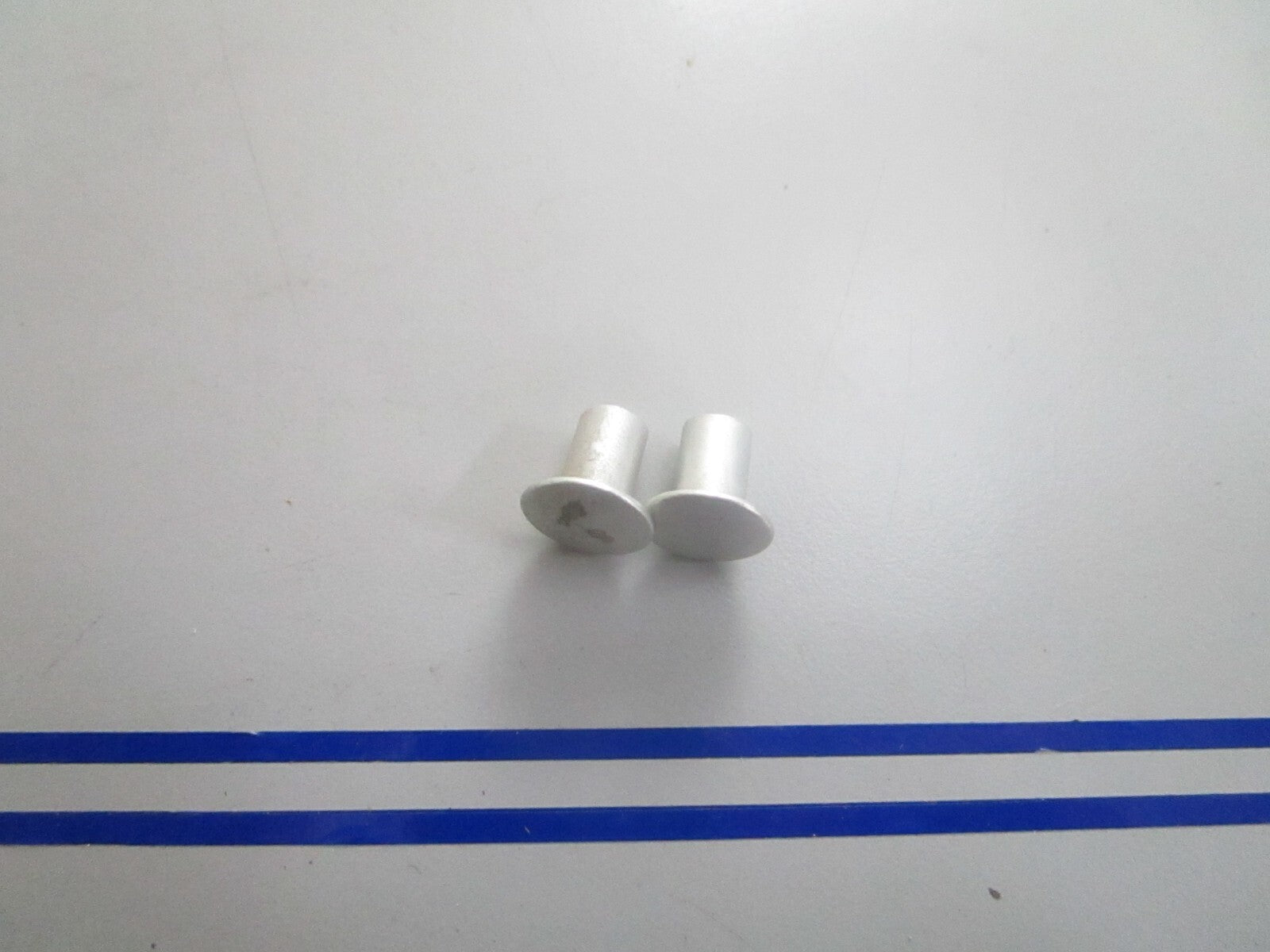 *NEW OEM* (LOT OF 3) 0810 OMC Johnson Evinrude Rivet 318836 0318836