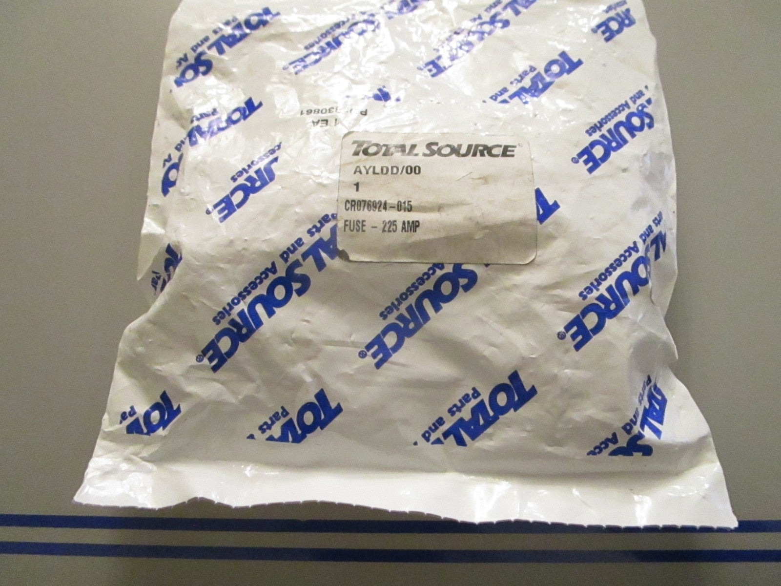 NEW Replaces: Crown CR076924-015 Total Source 225 AMP Forklift Fuse 0720