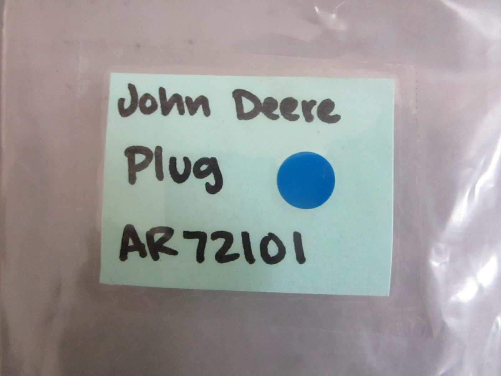 *NEW OEM* 0820 John Deere Plug AR72101