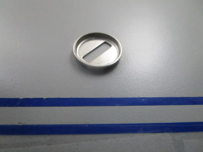 *NEW OEM* 0810 OMC Johnson Evinrude Spring Retainer 325586 0325586