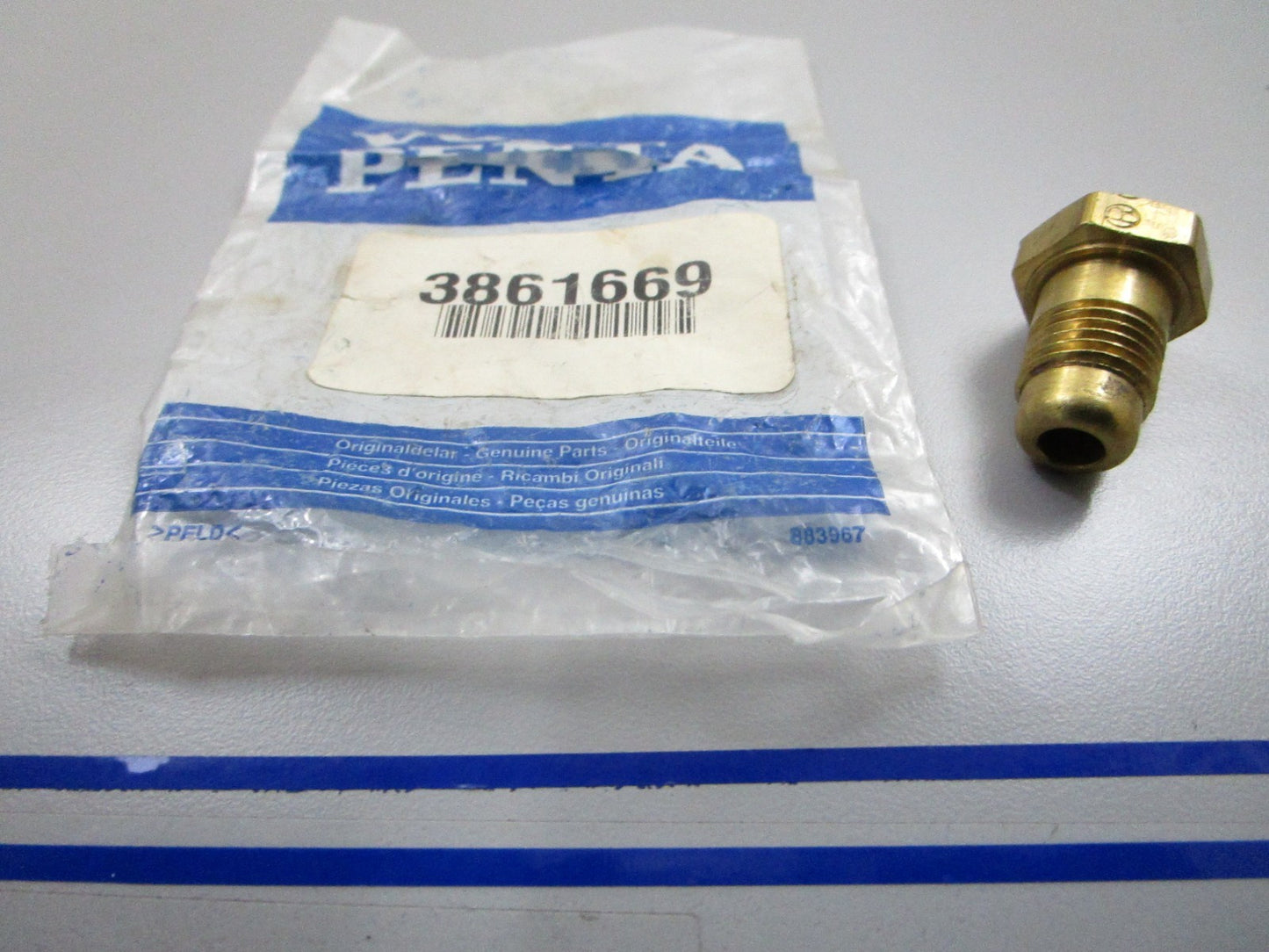 *NEW OEM* 0810 Volvo Penta Plug 3861669