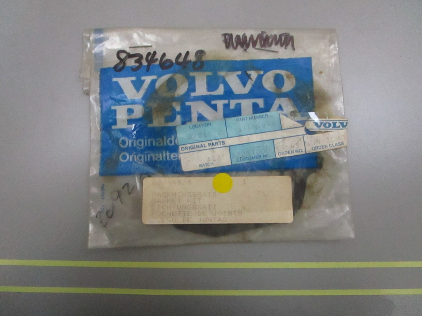 *NEW OEM* 0810 Volvo Penta Gasket Kit 834648