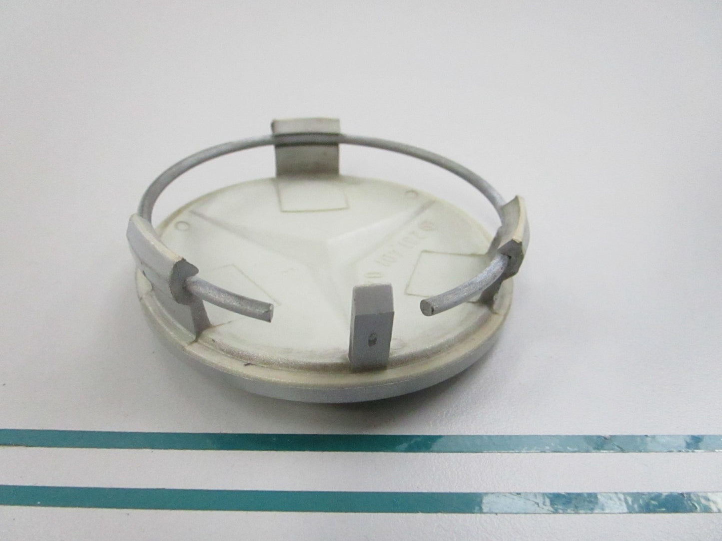 NEW OEM 2014010225 Mercedes-Benz Wheel Center Cap 0810