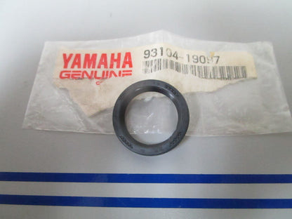NEW OEM 93104-19097 Yamaha Oil Seal 0720