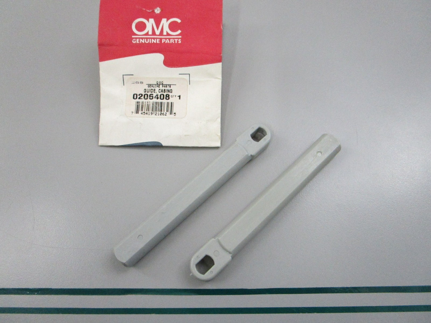 OMC Johnson Evinrude NEW OEM Casing Guide 206408 0206408 (LOT OF 2) 0810
