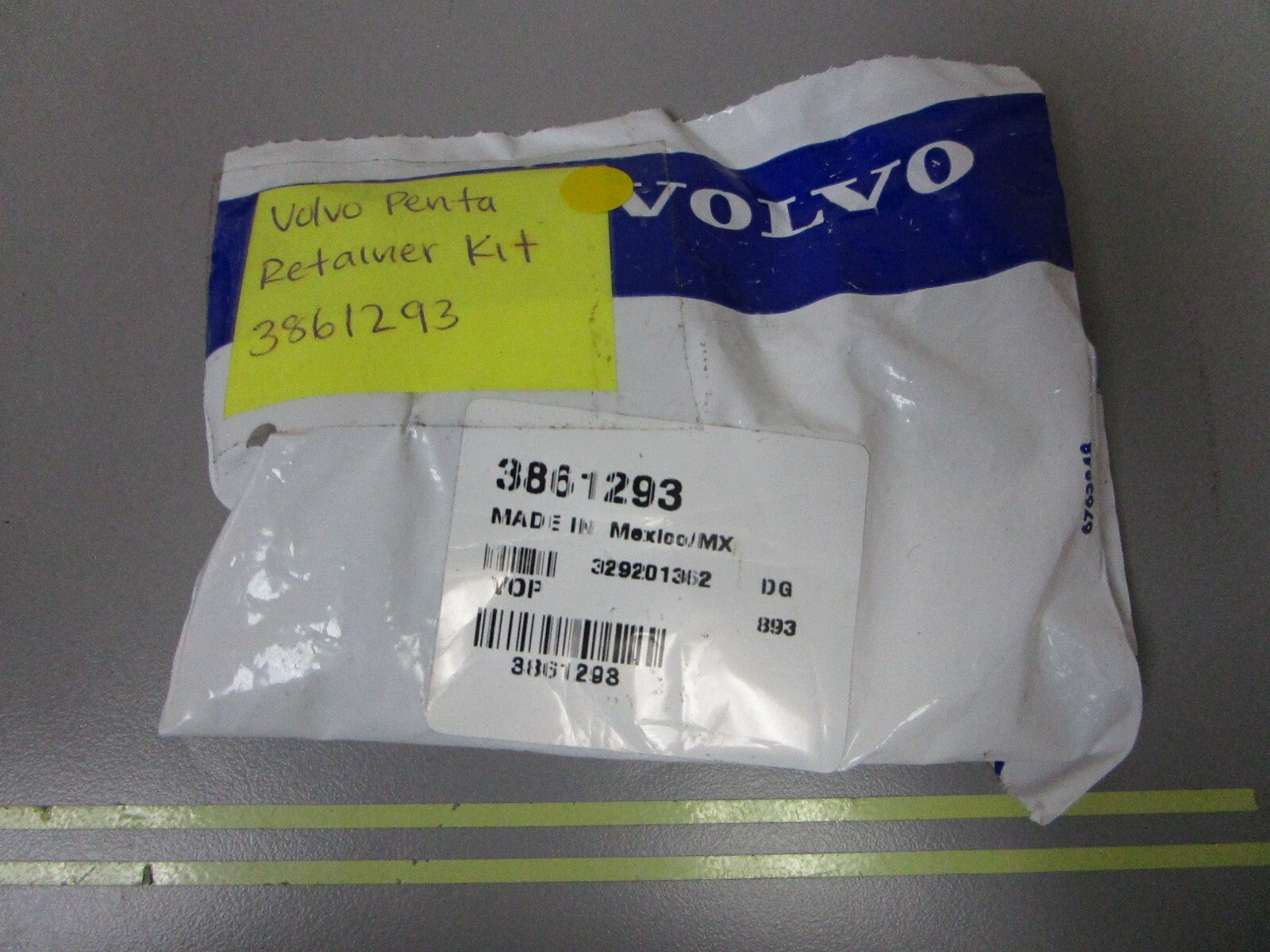 *NEW OEM* 0720 Volvo Penta Retainer Kit 3861293