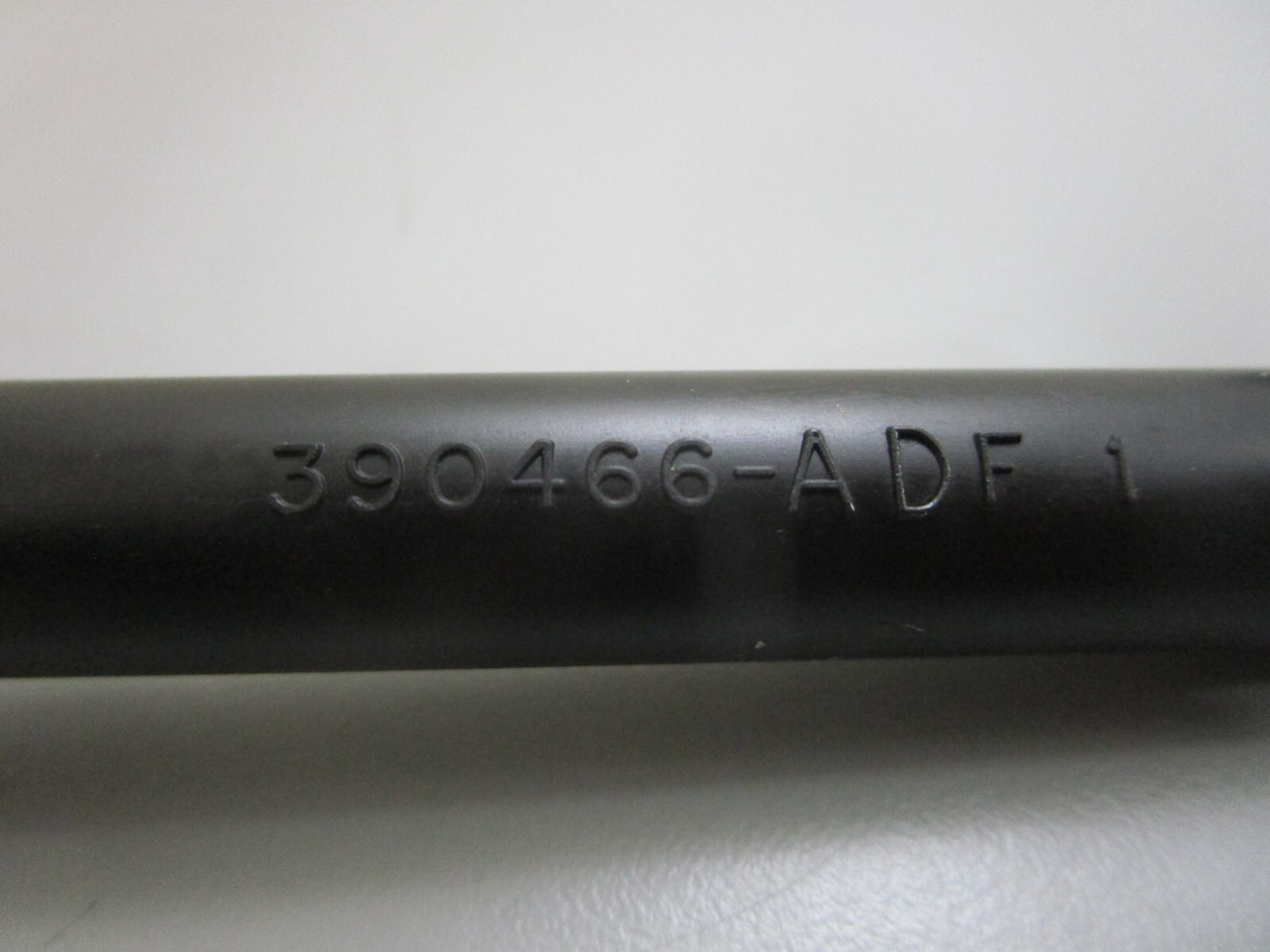 *NEW OEM* 0820 OMC Johnson Evinrude Fuel Manifold Ay 390465 390466