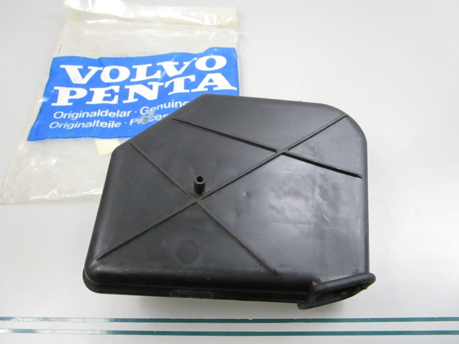 NEW OEM 858502 Volvo Penta Silencer 0810