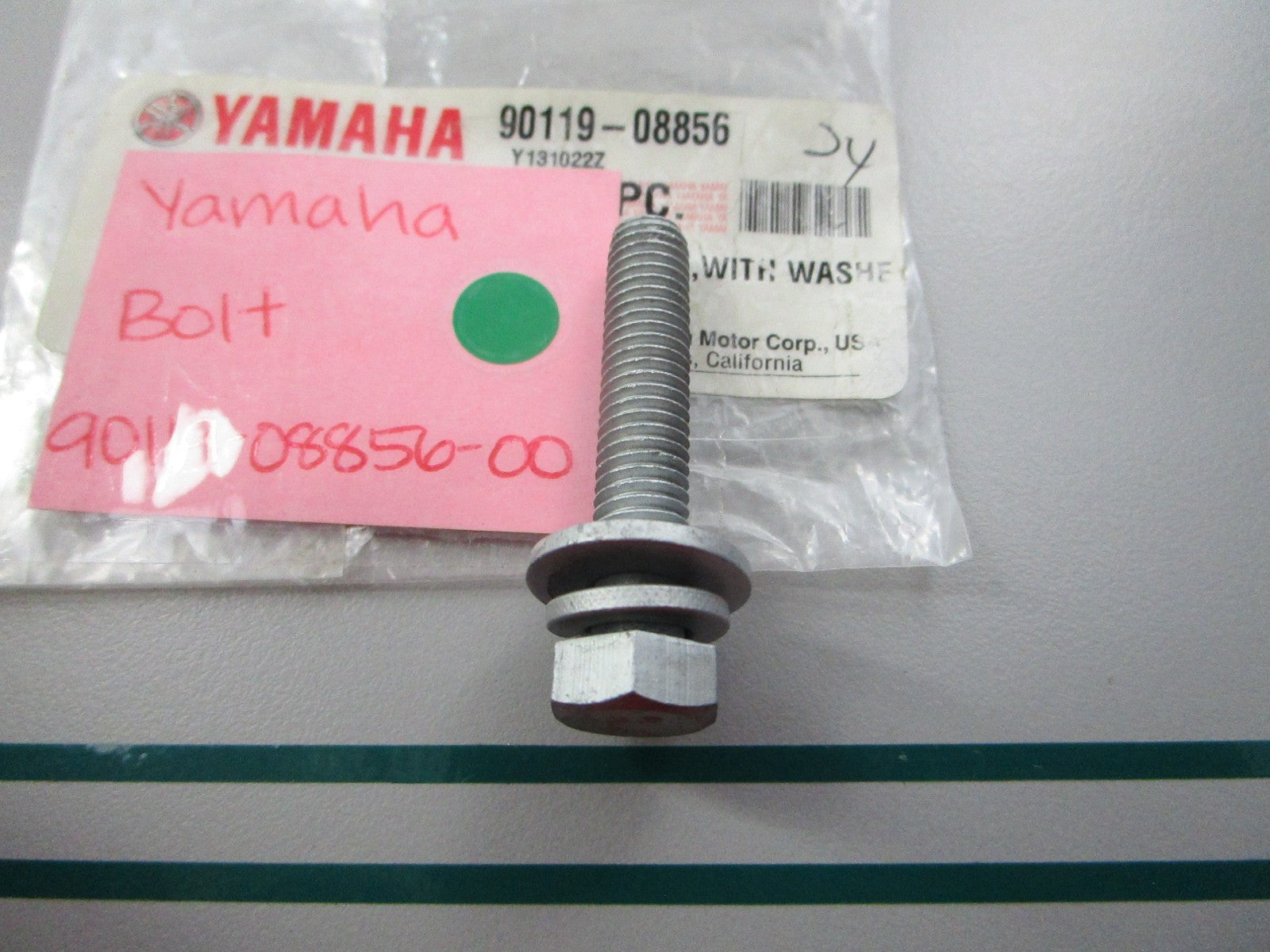 NEW OEM 90119-08856-00 Yamaha Bolt 0810