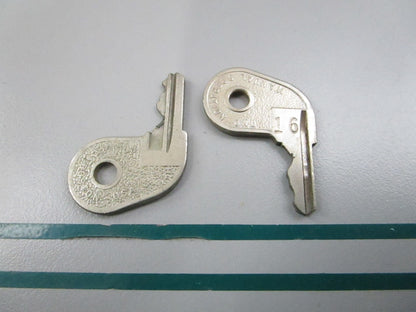 NEW OEM (LOT OF 2) 501781 0501781 OMC Johnson Evinrude 73-16 Ignition Key 0810