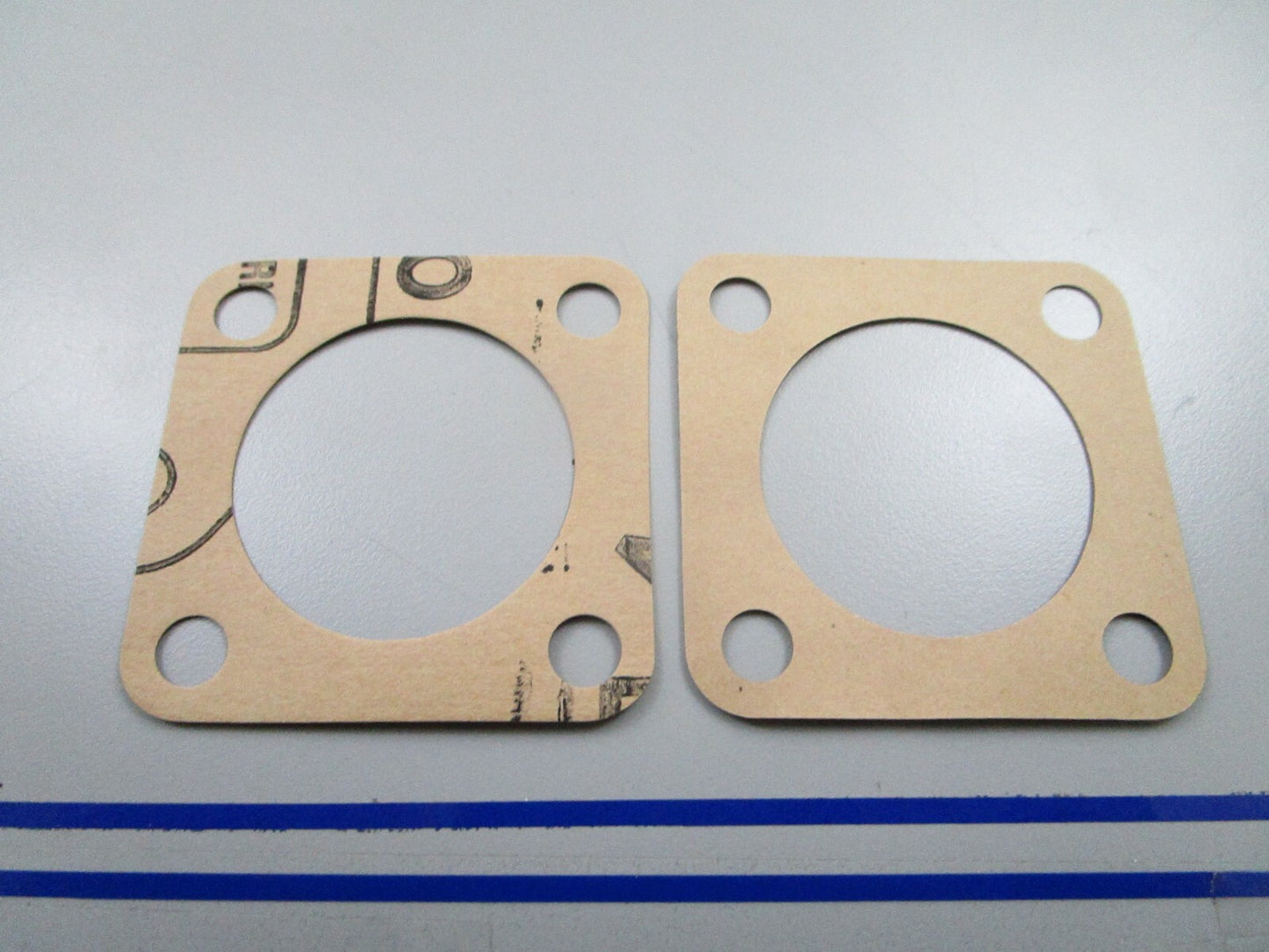 *NEW OEM* (LOT OF 2) 0810 Volvo Penta Gasket 824677