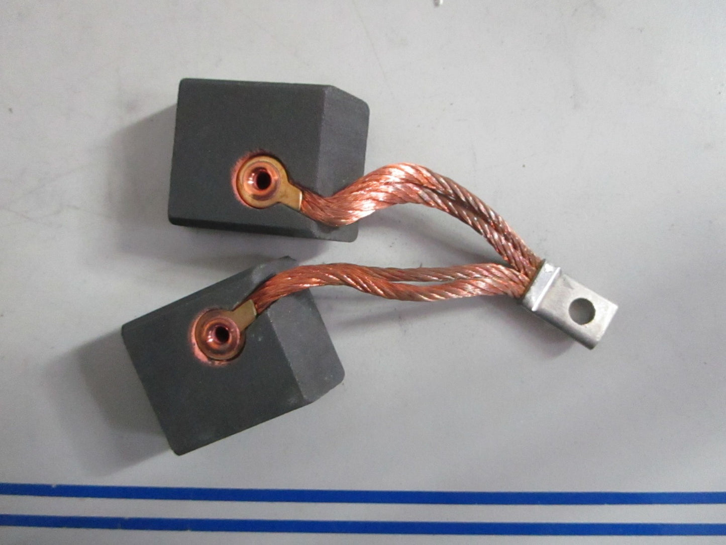 NEW HY332780 Total Source Motor Brush For: Hyster 0820