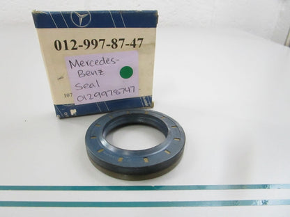 NEW OEM 0129978747 Mercedes-Benz Seal 0810