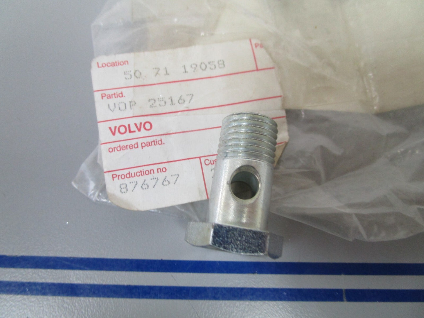 *NEW OEM* 0810 Volvo Penta Hollow Screw 25167