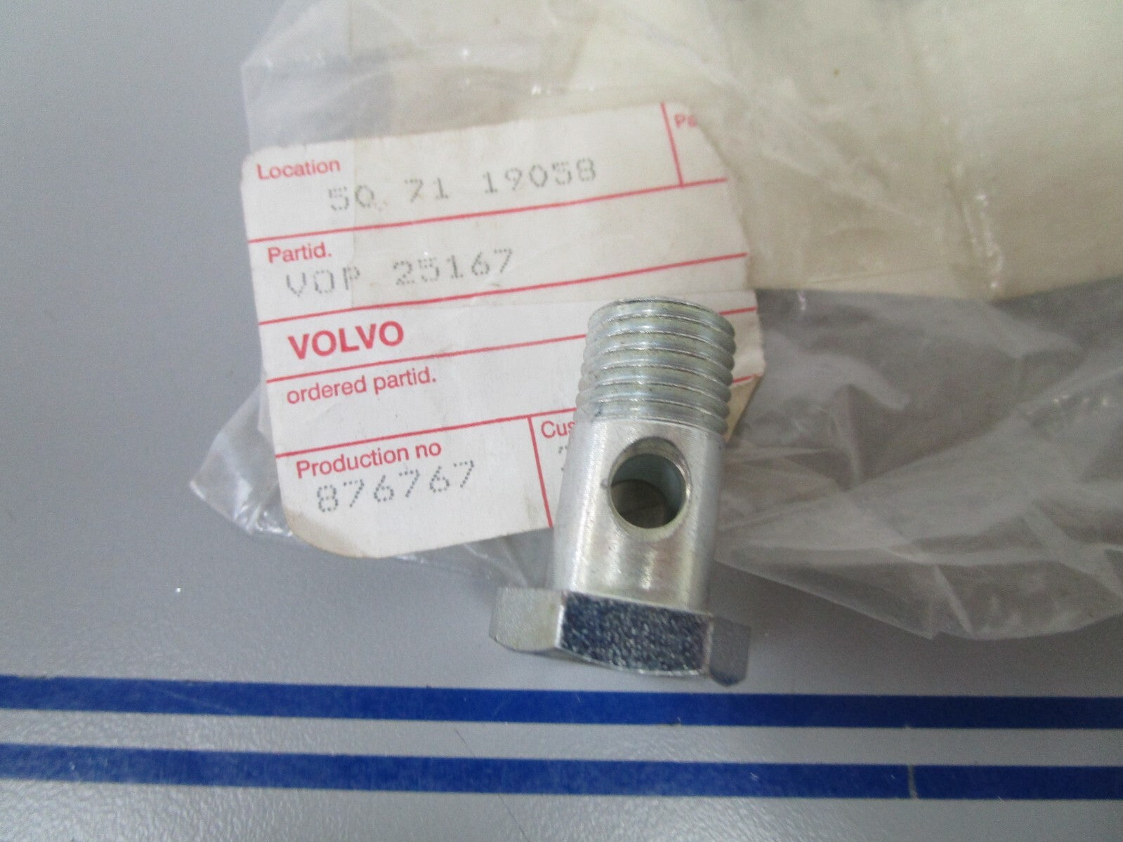 *NEW OEM* 0810 Volvo Penta Hollow Screw 25167