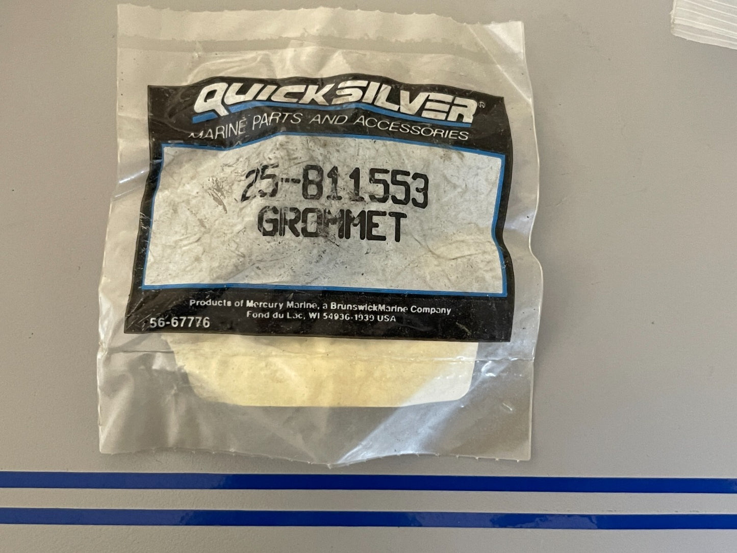 *NEW OEM* 0810 Mercury Quicksilver Grommet 25-811553