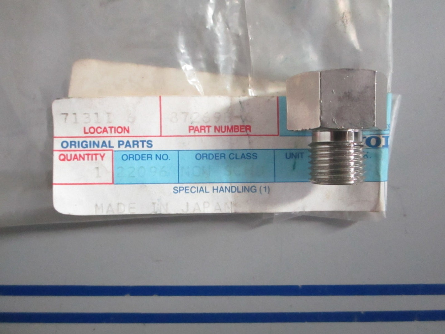 NEW OEM 872698 Volvo Penta Nipple 0820