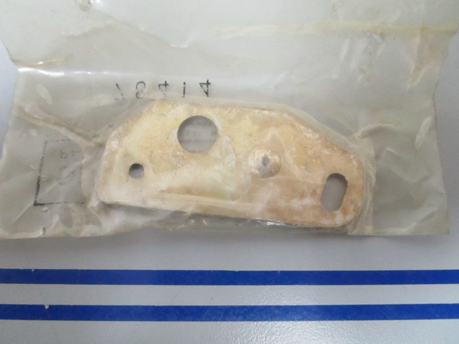 *NEW OEM* 0810 Mercury Quicksilver Retainer 78414