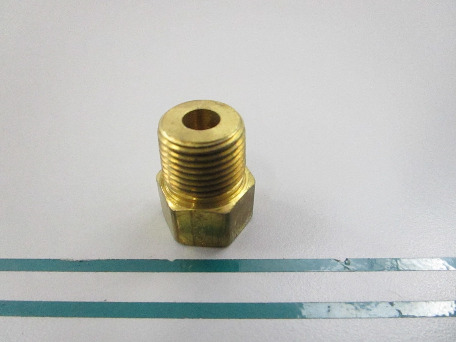 NEW OEM 908951 0908951 OMC Johnson Evinrude Fitting 0810