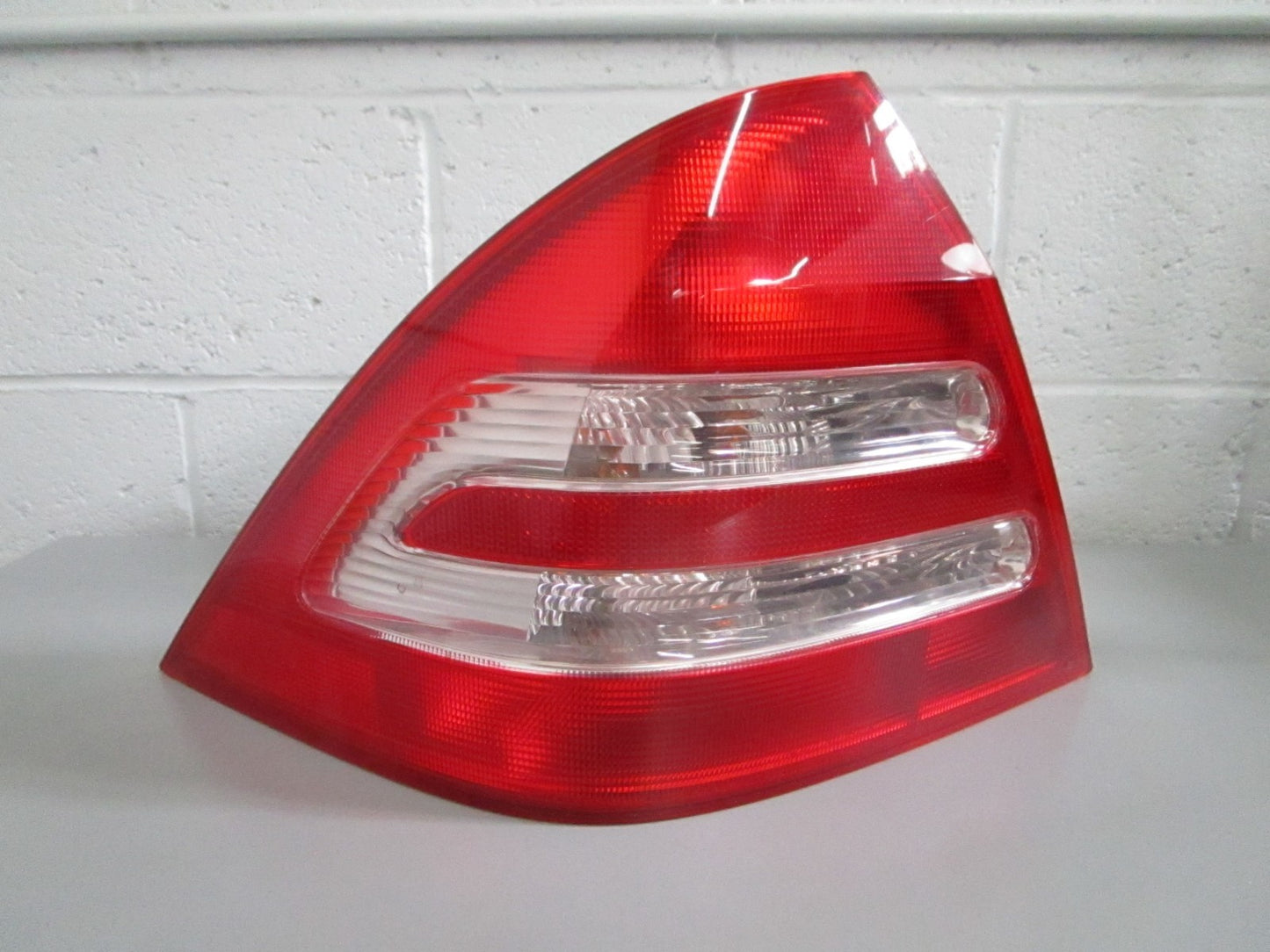 NEW OEM 2038200964 Mercedes-Benz ULO Left Tail Light 0820