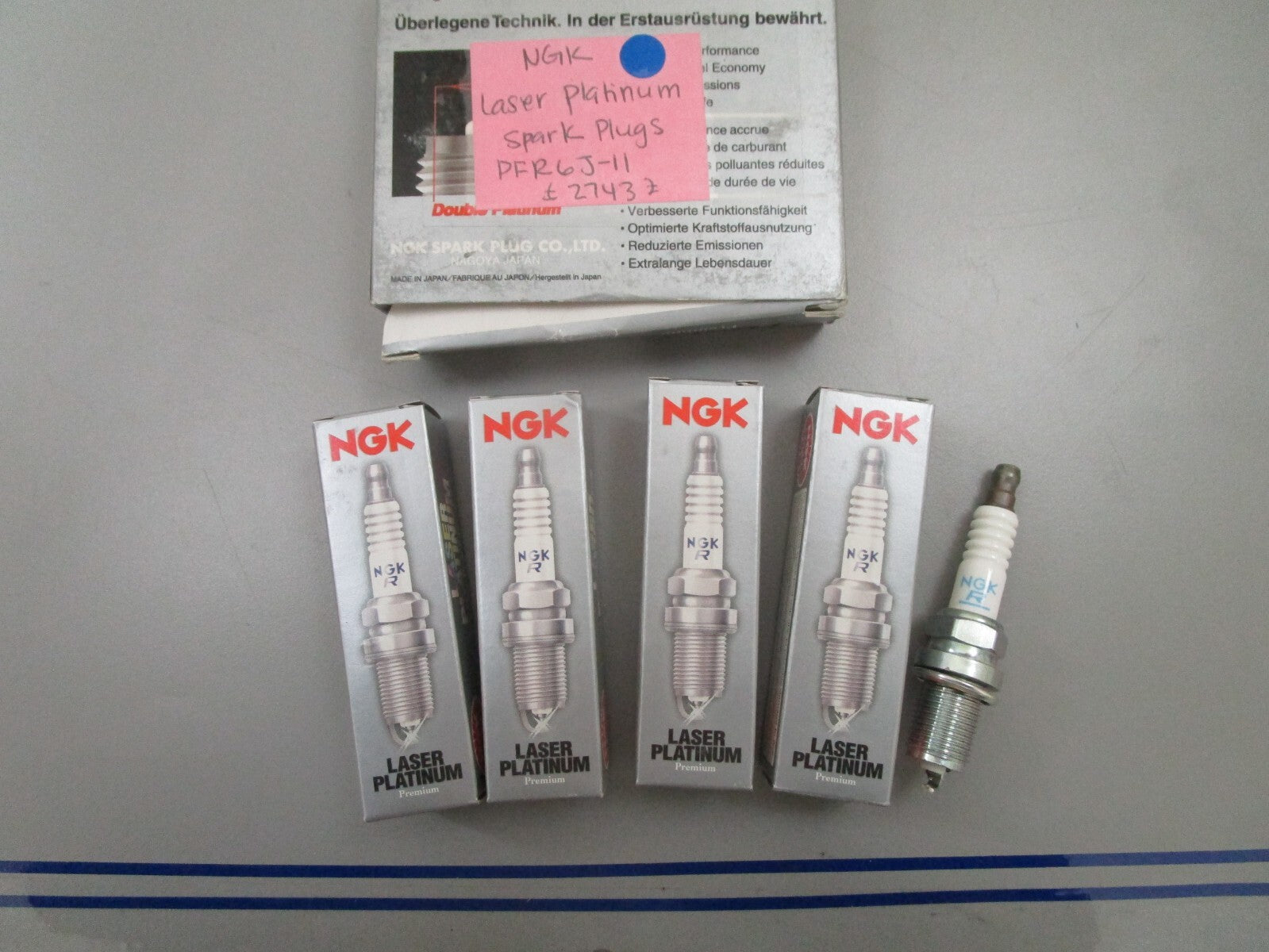 *NEW* (LOT OF 4) 0810 NGK Laser Platinum Spark Plugs PFR6J-11 (2743)