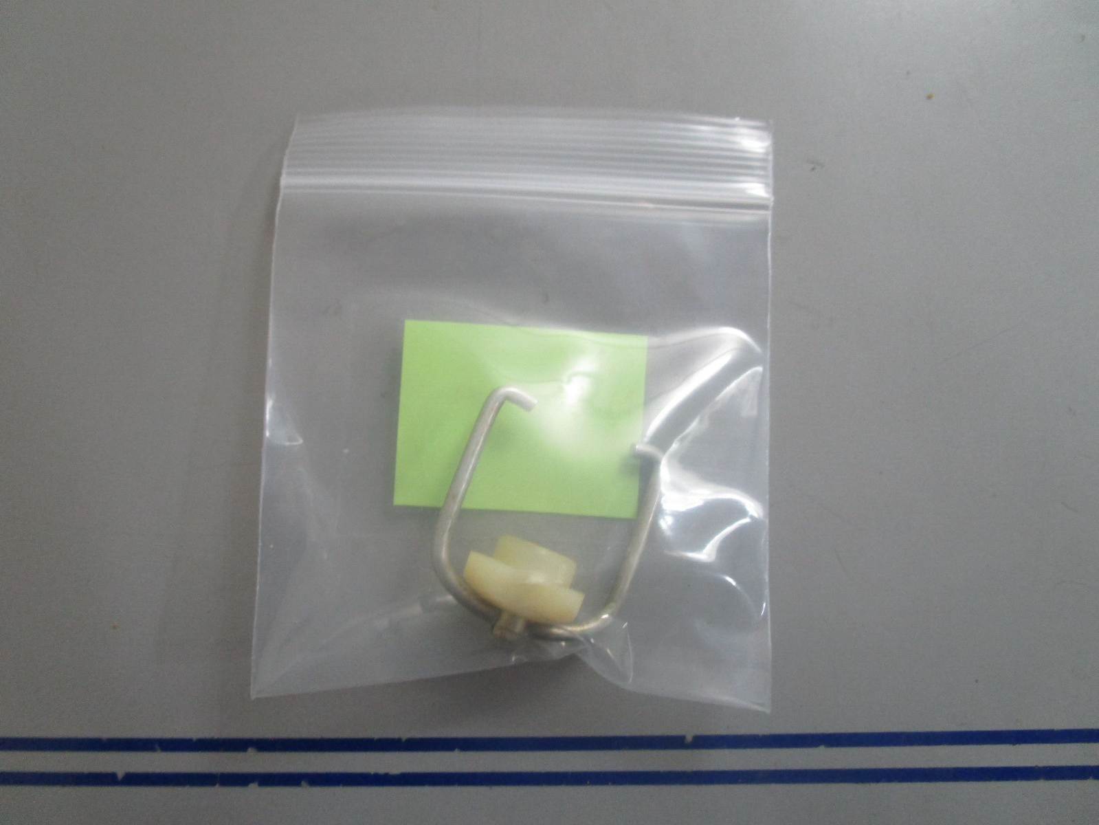 *NEW OEM* 0770 OMC Johnson Evinrude Nut Screw & Yoke 377607 0377607