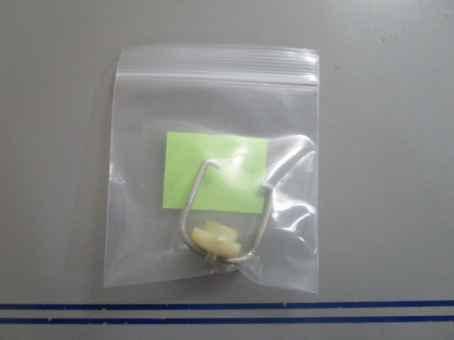 *NEW OEM* 0770 OMC Johnson Evinrude Nut Screw & Yoke 377607 0377607