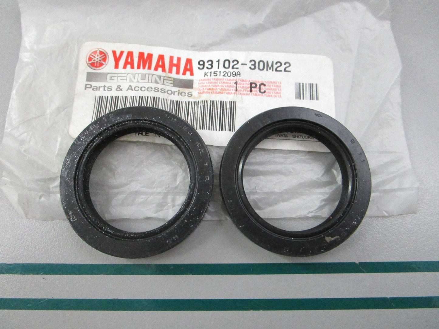 NEW OEM (LOT OF 2) 93102-30M22-00 Yamaha Oil Seal 0810