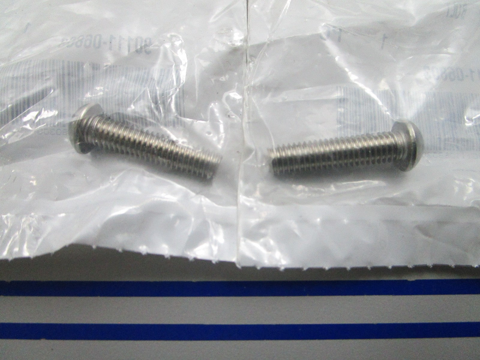 NEW OEM (LOT OF 2) 90111-06803 Yamaha Bolt 0810