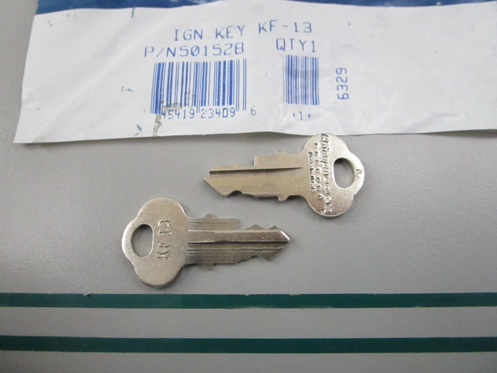 NEW OEM (LOT OF 2) 501528 0501528 OMC Johnson Evinrude KF 13 Ignition Key 0810