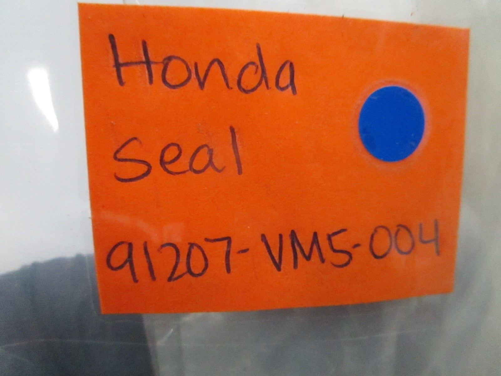 *NEW OEM* 0810 Honda Seal 91207-VM5-004