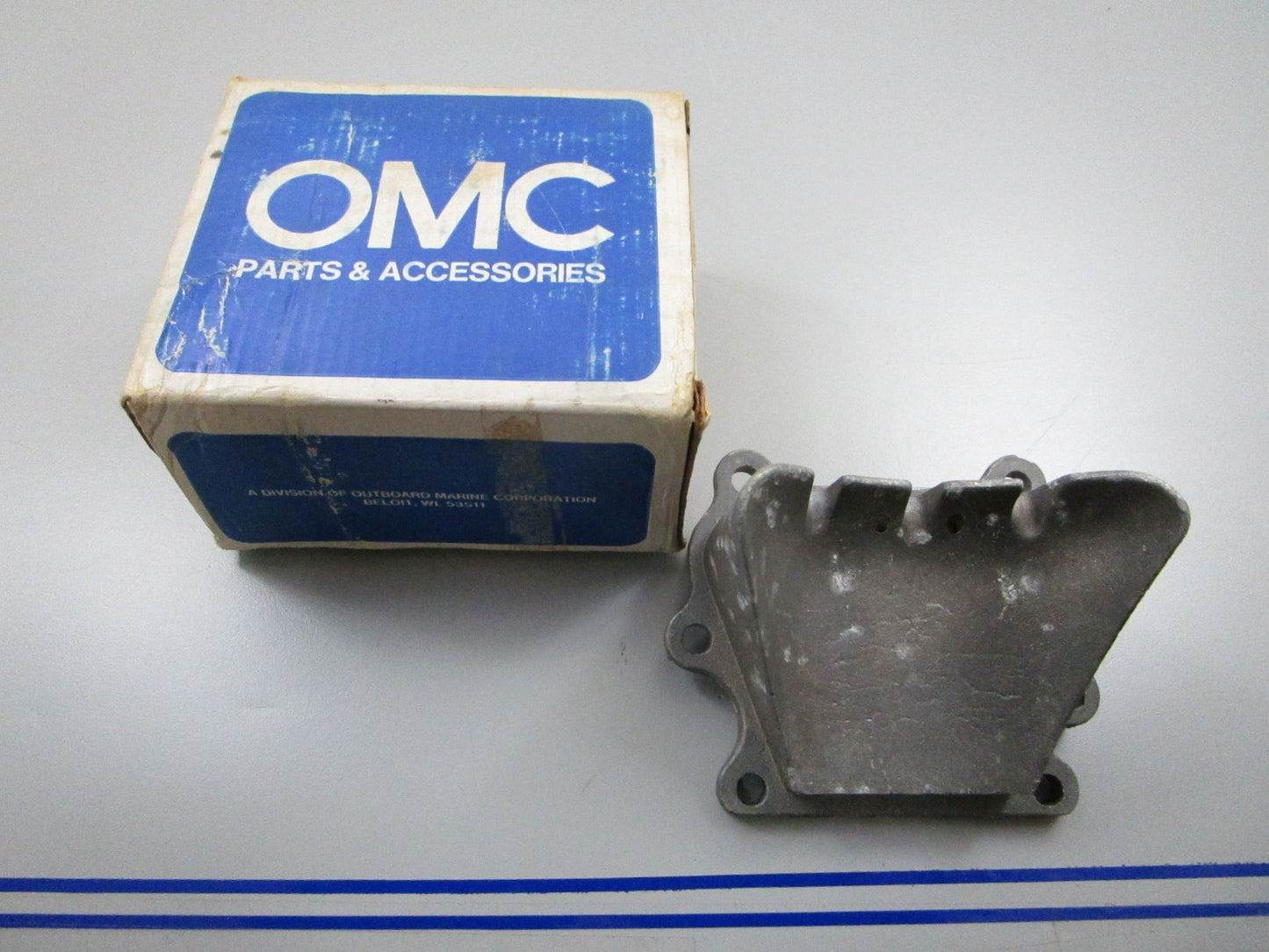 *NEW OEM* 0810 OMC Johnson Evinrude Bypass Cover 390449 325596 0390449 0325596