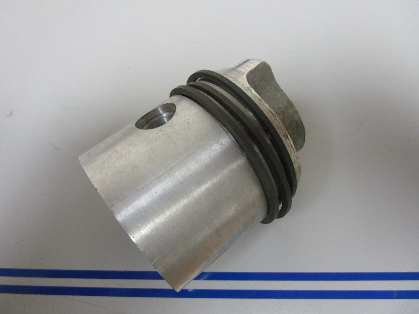 *NEW OEM* 0810 Mercury Quicksilver Piston F26015