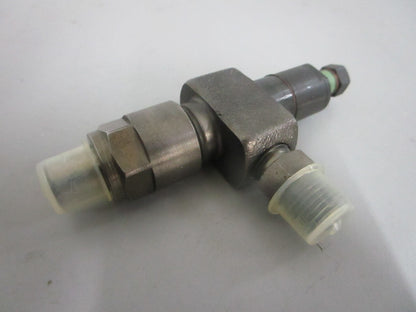 NEW OEM 826577 Volvo Penta Fuel Injector 0820