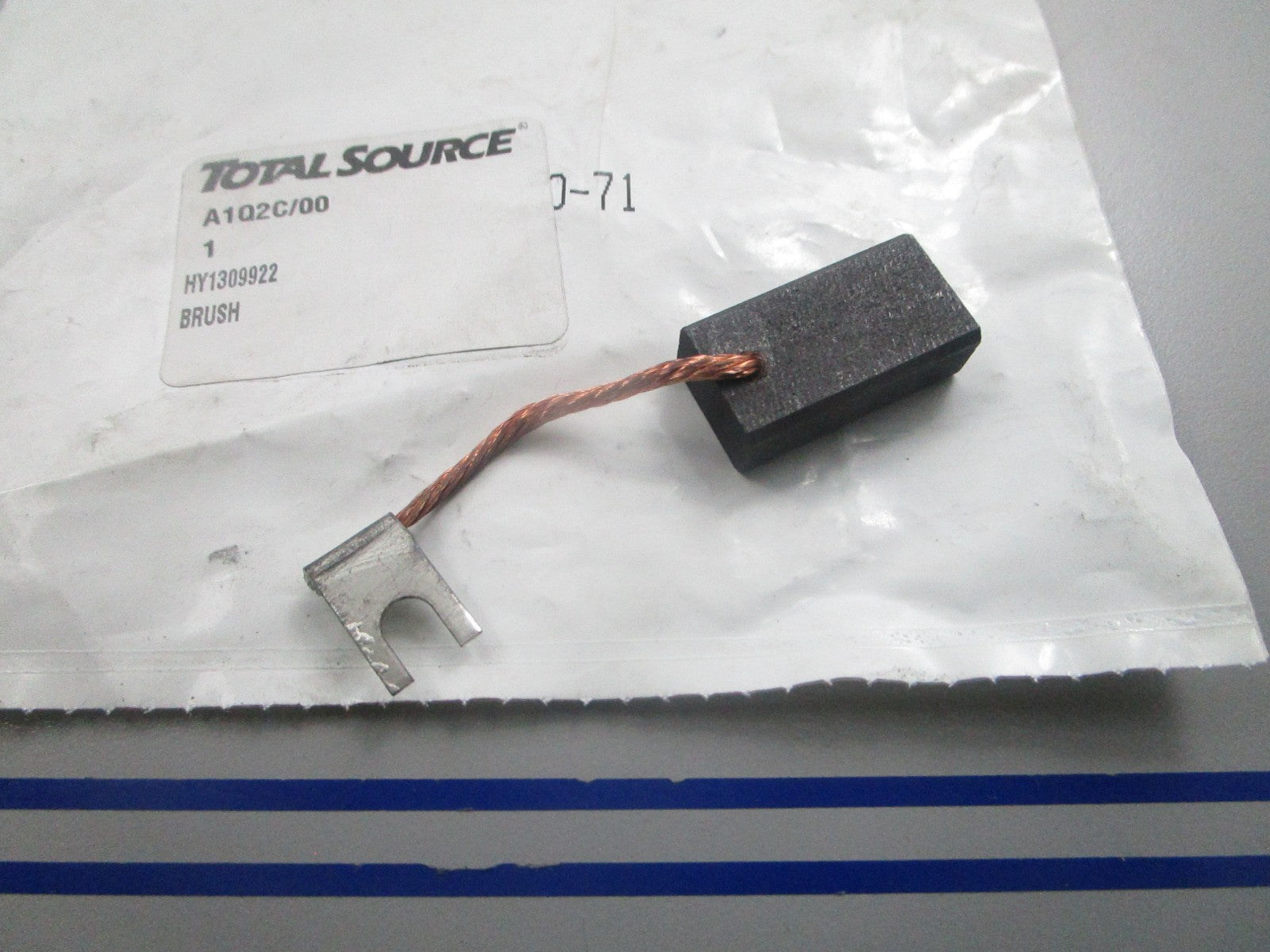 NEW Total Source HY1309922 For: Hyster Brush 0810