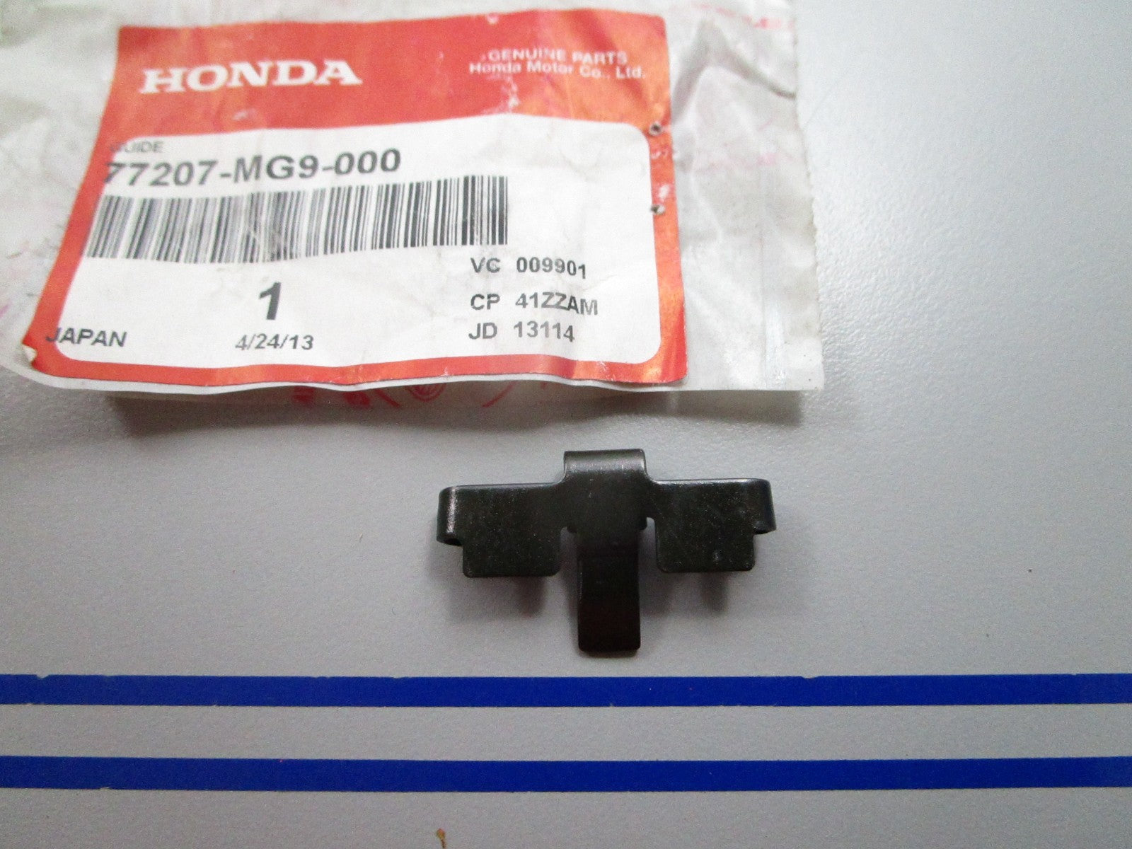 NEW OEM 77207-MG9-000 Honda Guide 0810