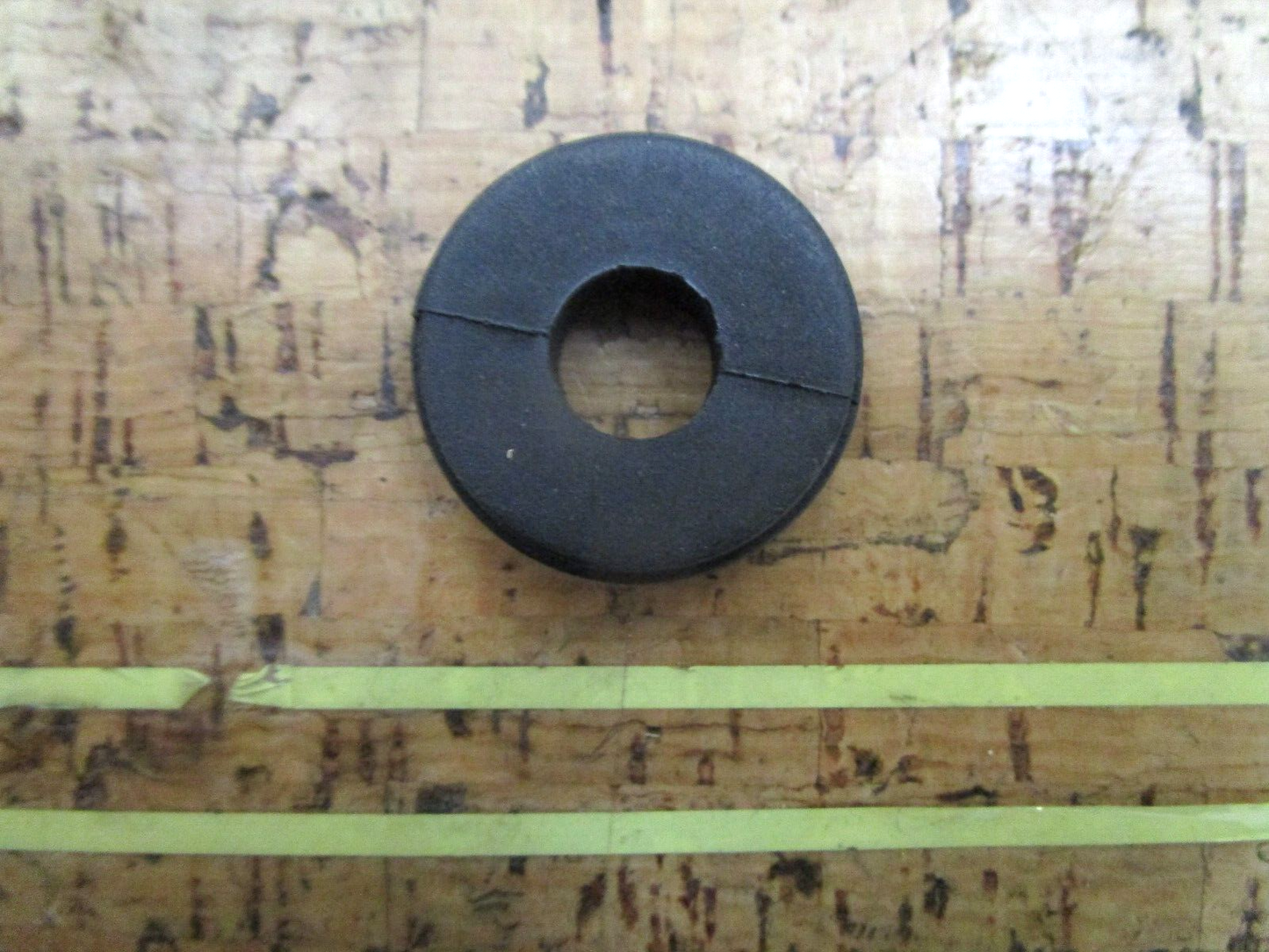 *NEW OEM* 0750 Volvo Penta RUBBER BUSHING 403877