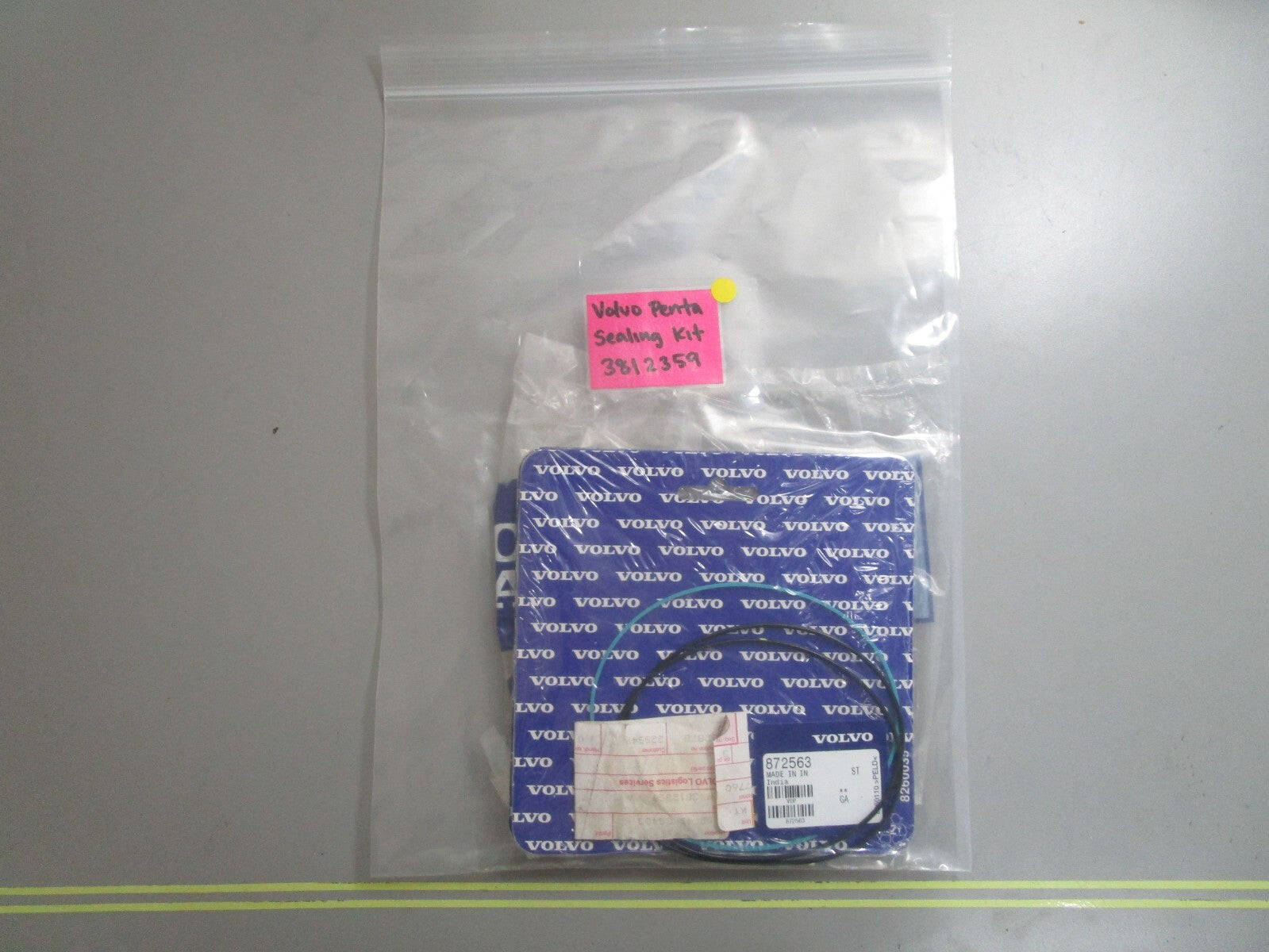 *NEW OEM* 0770 Volvo Penta Sealing Kit 3812359