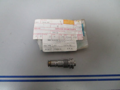 *NEW OEM* 0810 Volvo Penta Valve 3853944