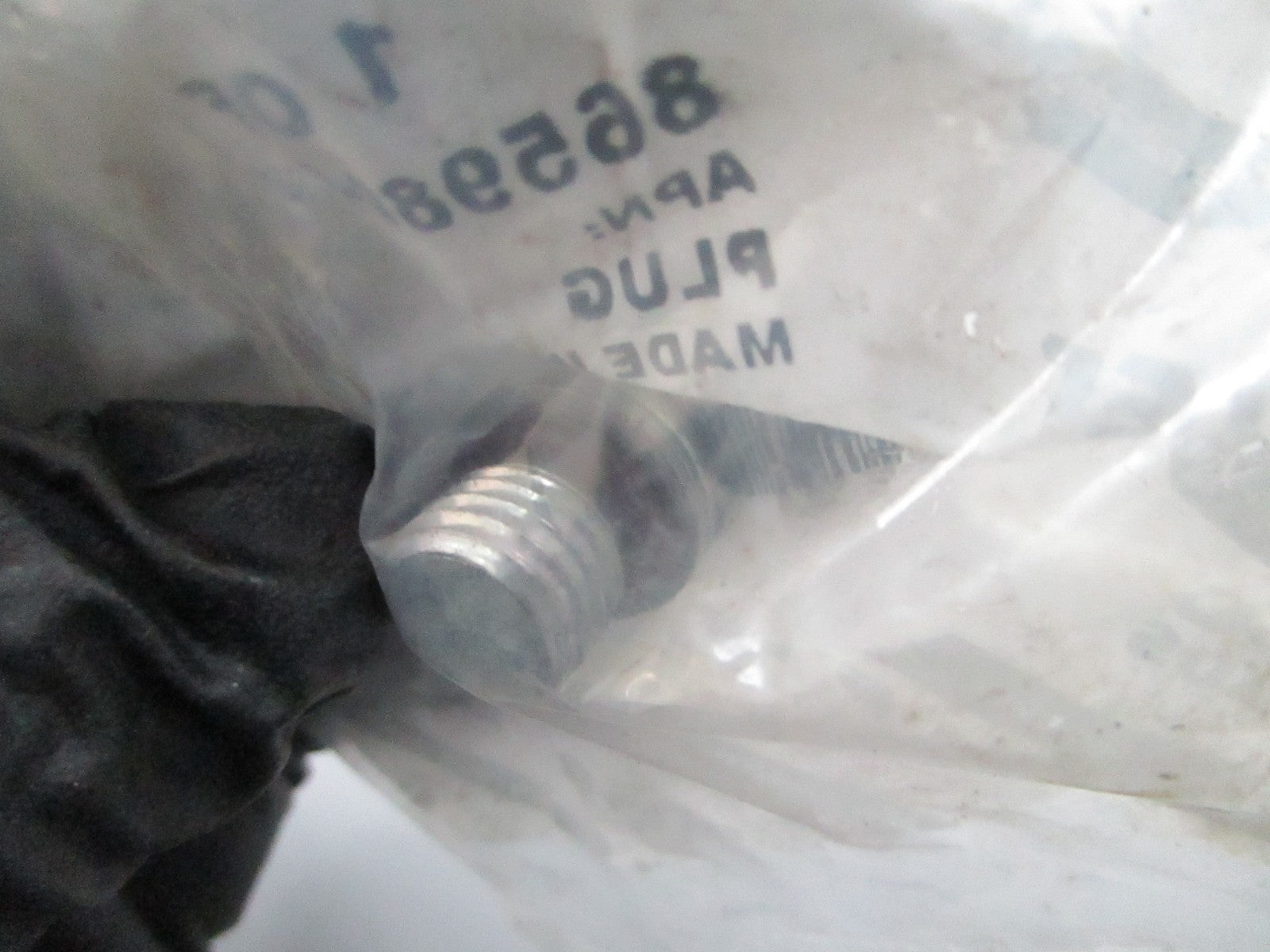 *NEW OEM* 0810 Case New Holland Plug 86598043