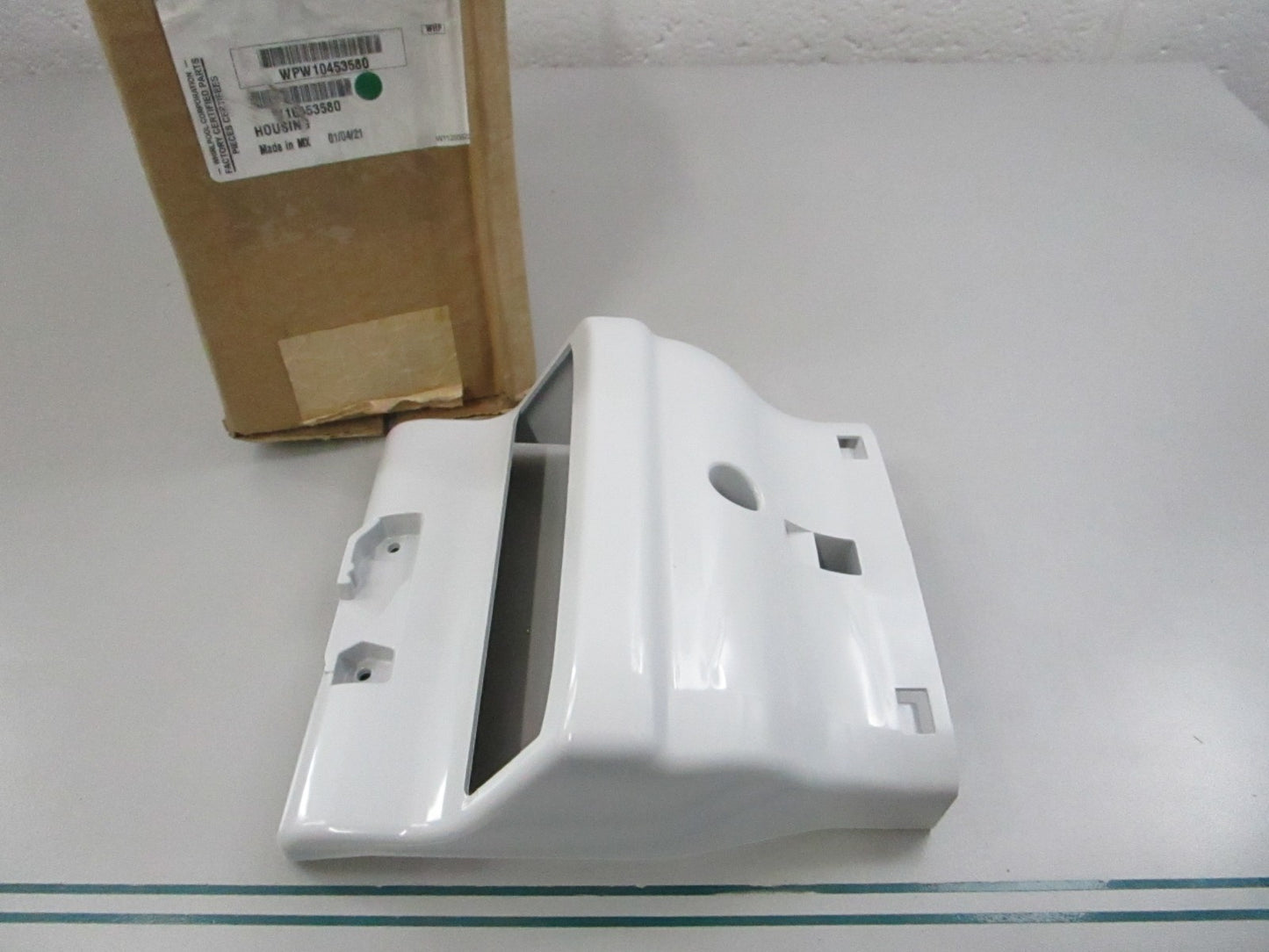 NEW OEM WPW10453580 Whirlpool Housing 0810