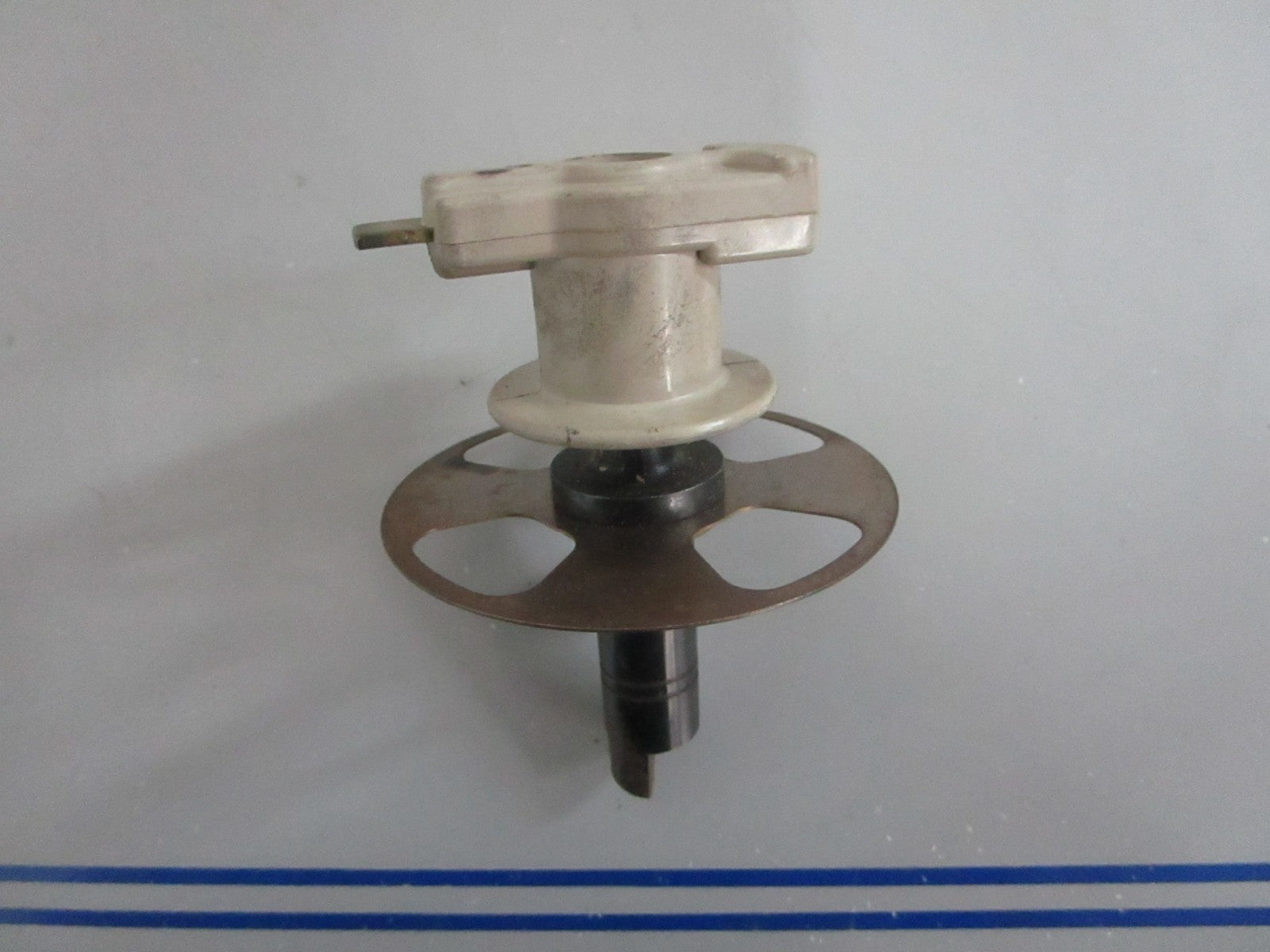 *NEW OEM* 0820 Mercury Quicksilver Rotor Shaft 393-2921A5