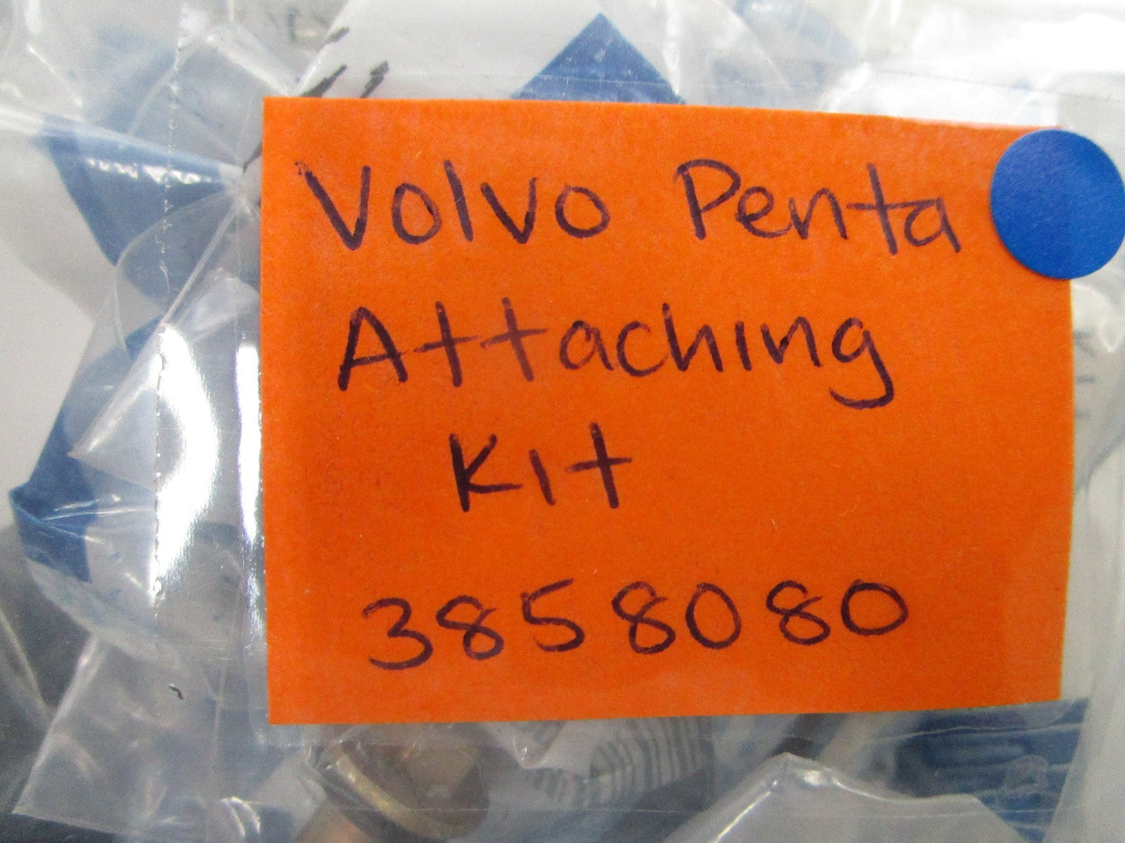 *NEW OEM* 0810 Volvo Penta Attaching Kit 3858080