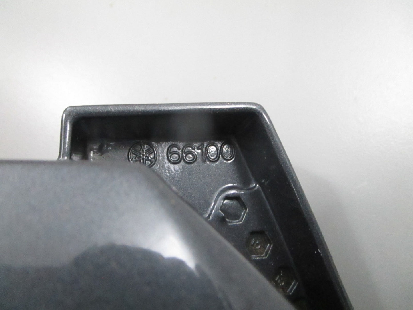 *NEW OEM* 0720 Mercury Mariner 1977 5hp Rear Bottom Cowl 2168-6810M