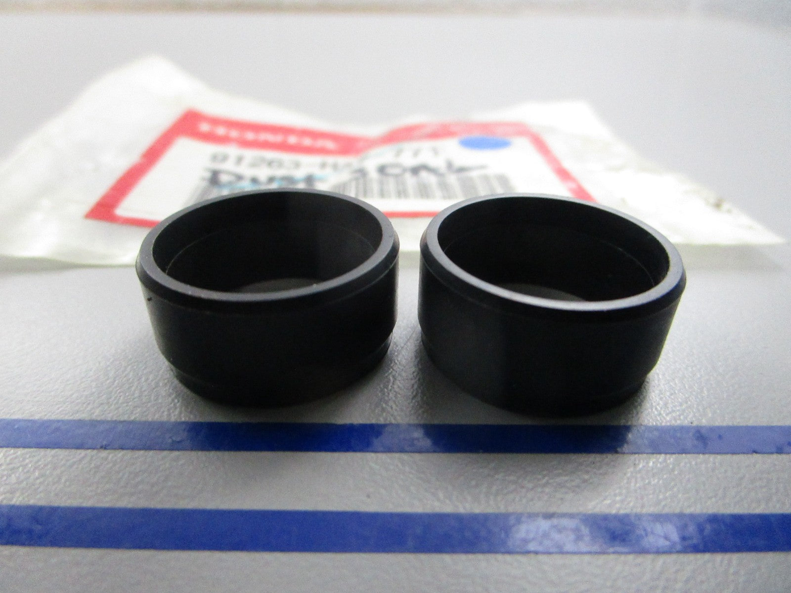 NEW OEM (LOT OF 2) 91263-HA7-771 Honda Dust Seal 0810