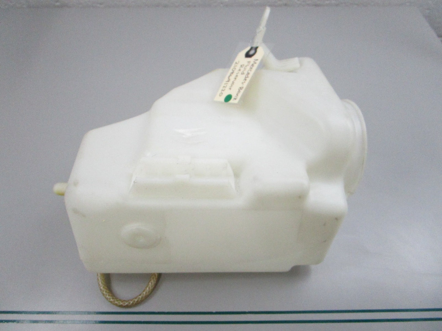 NEW OEM 2108691220 Mercedes-Benz Fluid Reservoir 0810