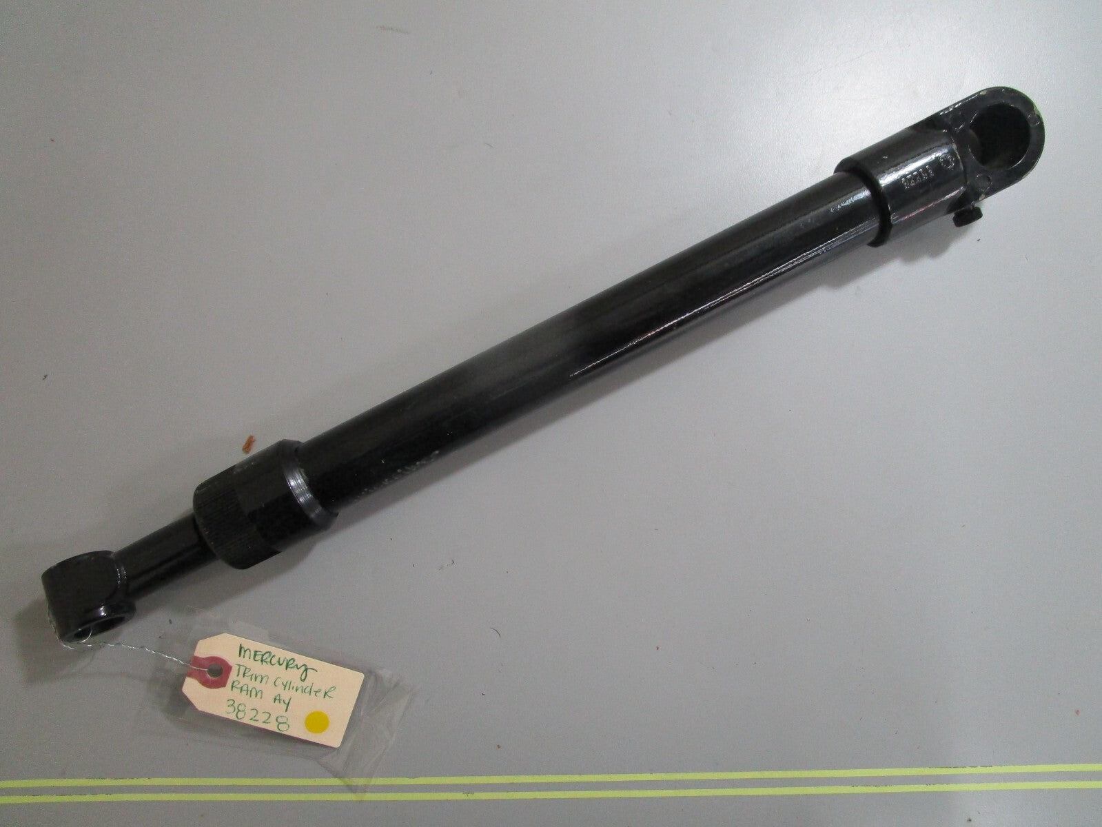 *NEW OEM* 0810 Mercury Quicksilver Trim Cylinder Ram Assembly 38228