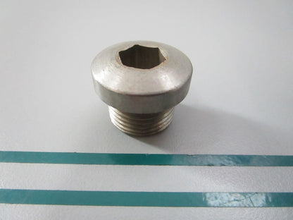 NEW OEM 814179 Volvo Penta Plug 0810