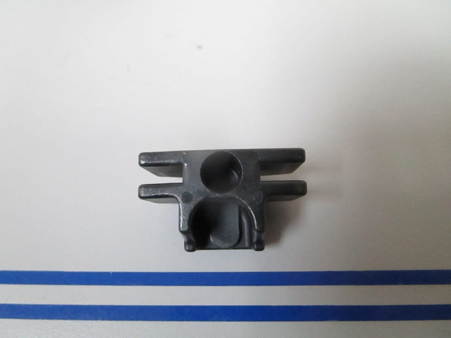 *NEW OEM* 0810 OMC Johnson Evinrude Bracket Slider 513811 0513811